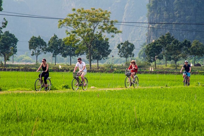 Hanoi Private Tour Guide Hanoi Private Tour Guide