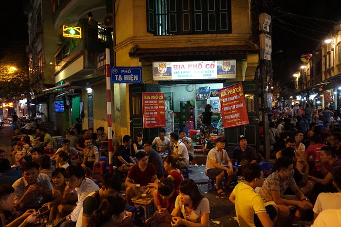 Ta Hien Street